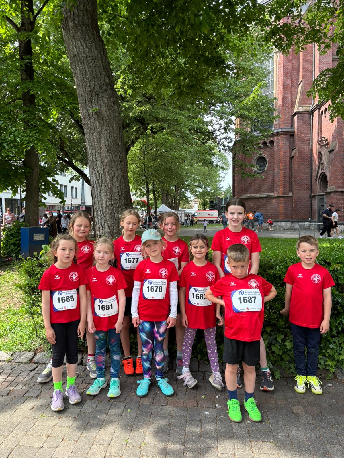 Rumbecker Leichtathleten*innen beim Neheimer Citylauf
