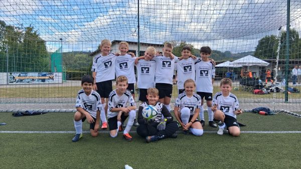 Jugendfußball: D2 - Jugend startet mit Turnier in Allendorf - Spaß in Fort Fun